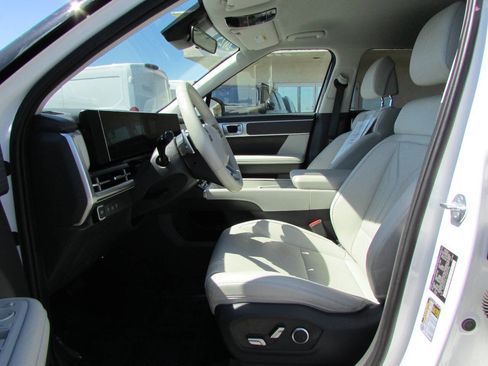 Used 2025 Hyundai Santa Fe SEL AWD/4WD image 13