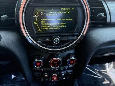 Used 2018 MINI Cooper 4-Door Hardtop FWD image 17