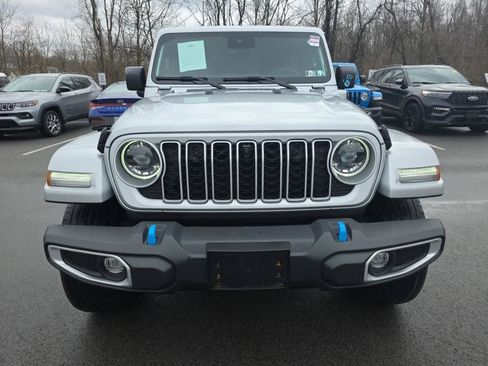 Used 2024 Jeep Wrangler Unlimited Sahara w/ Technology Group image 2