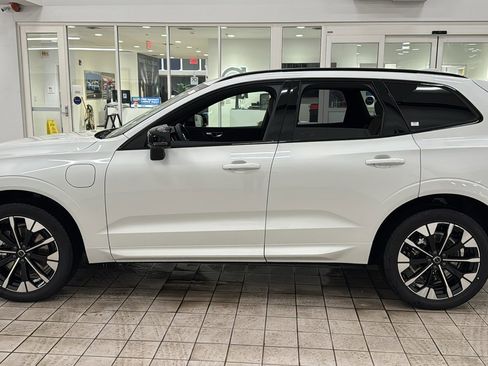 New 2026 Volvo XC60 T8 Plus w/ Protection Package Premier image 8