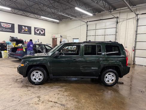 Used 2010 Jeep Patriot Sport image 2
