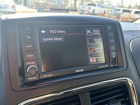 Certified 2019 Dodge Grand Caravan SXT image 22