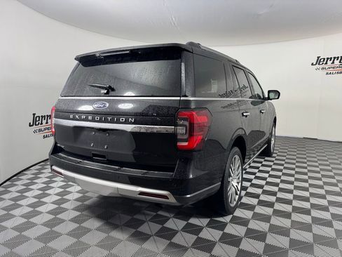 Used 2024 Ford Expedition Limited image 11