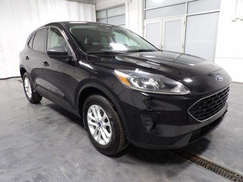 Used 2022 Ford Escape SE w/ Convenience Package AWD/4WD image 2