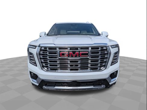 New 2026 GMC Yukon Denali w/ Denali Reserve Package AWD/4WD image 9