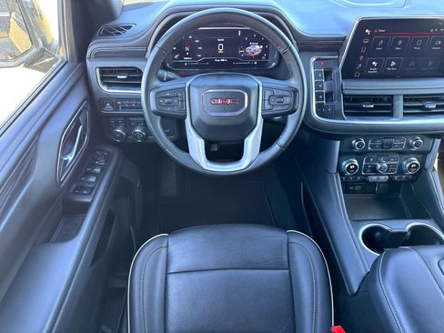 Used 2024 GMC Yukon XL SLT image 23