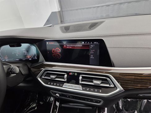 Used 2023 BMW X5 xDrive40i w/ Executive Package image 16