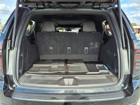 Used 2021 Chevrolet Suburban RST w/ Luxury Package image 21