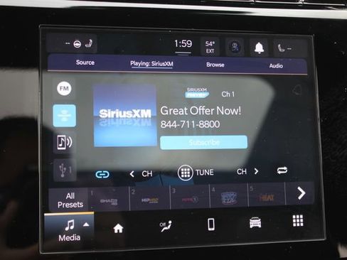 Used 2023 Jeep Grand Cherokee Altitude AWD/4WD image 6