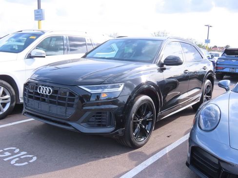 Used 2022 Audi Q8 Premium Plus image 2
