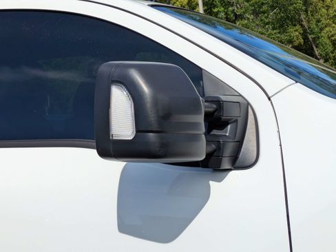 Used 2024 Nissan Titan PRO-4X AWD/4WD image 11