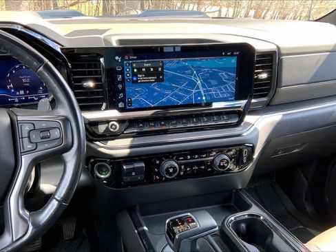 Used 2022 Chevrolet Silverado 1500 ZR2 w/ Technology Package image 7