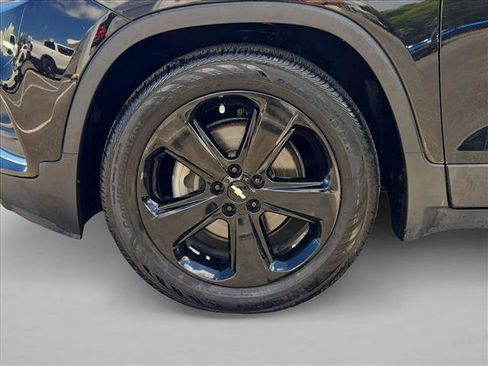 Used 2019 Chevrolet Trax Premier w/ Midnight Edition FWD image 23