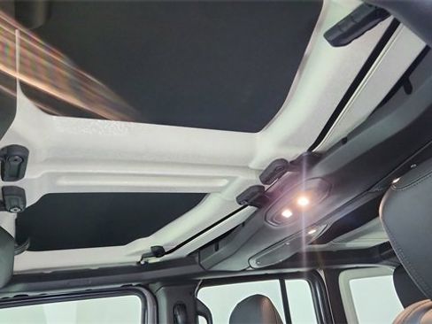 Used 2025 Jeep Wrangler Unlimited Rubicon image 55