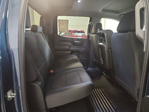 Used 2019 Chevrolet Silverado 1500 Custom Trail Boss w/ Custom Convenience Package AWD/4WD image 17