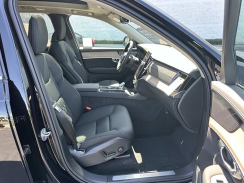 New 2026 Volvo XC90 T8 Plus image 21