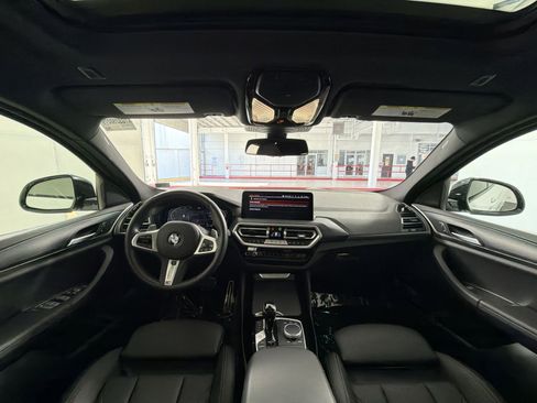 Used 2025 BMW X4 xDrive30i w/ Premium Package image 23