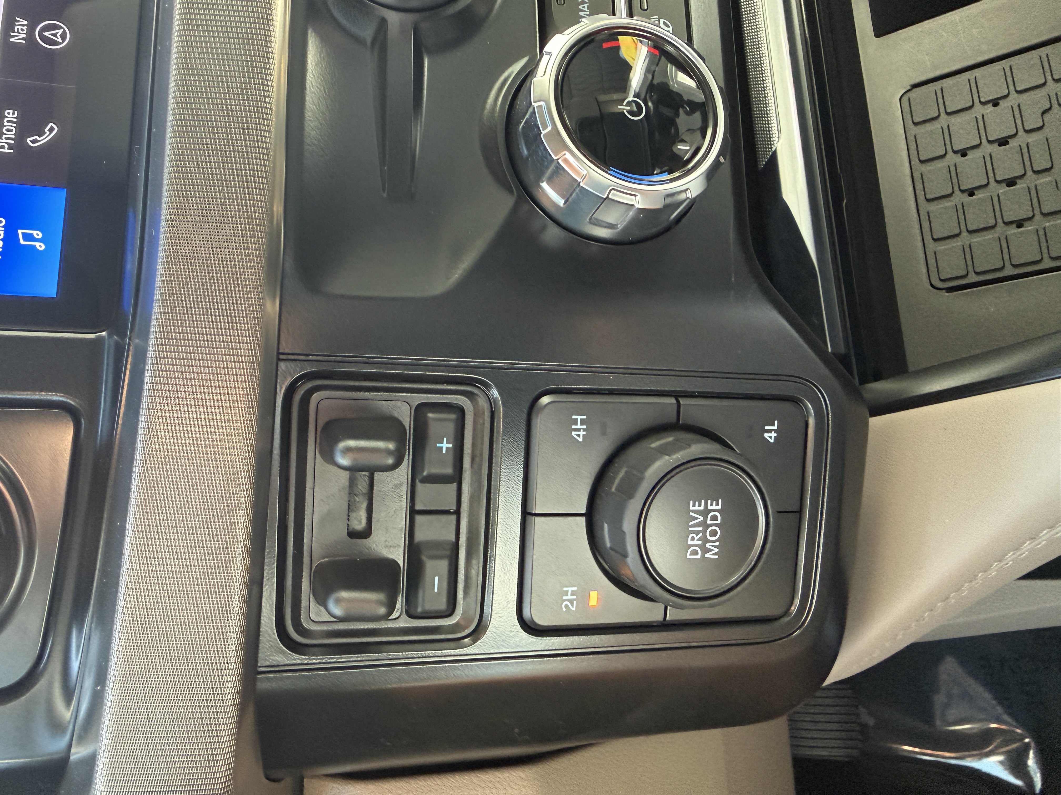 Used 2027 Ford F450 Platinum w/ Platinum Plus Package AWD/4WD image 38