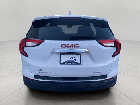 Used 2024 GMC Terrain SLE image 6