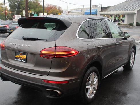 Used 2016 Porsche Cayenne image 3