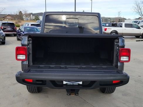 Used 2020 Jeep Gladiator Overland image 12