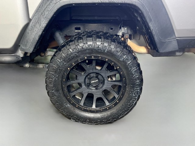Used 2020 Jeep Gladiator Sport w/ Quick Order Package 24S AWD/4WD image 23