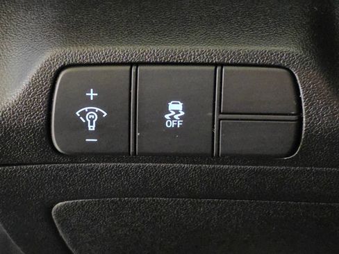 Certified 2025 Hyundai Elantra Sport FWD image 33