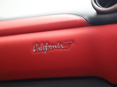 Certified 2017 Ferrari California T RWD image 23