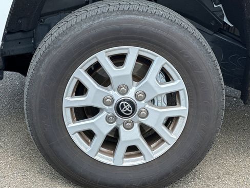 Used 2025 Toyota Tacoma SR5 RWD image 42