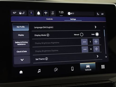 Used 2025 Jeep Compass Limited image 33