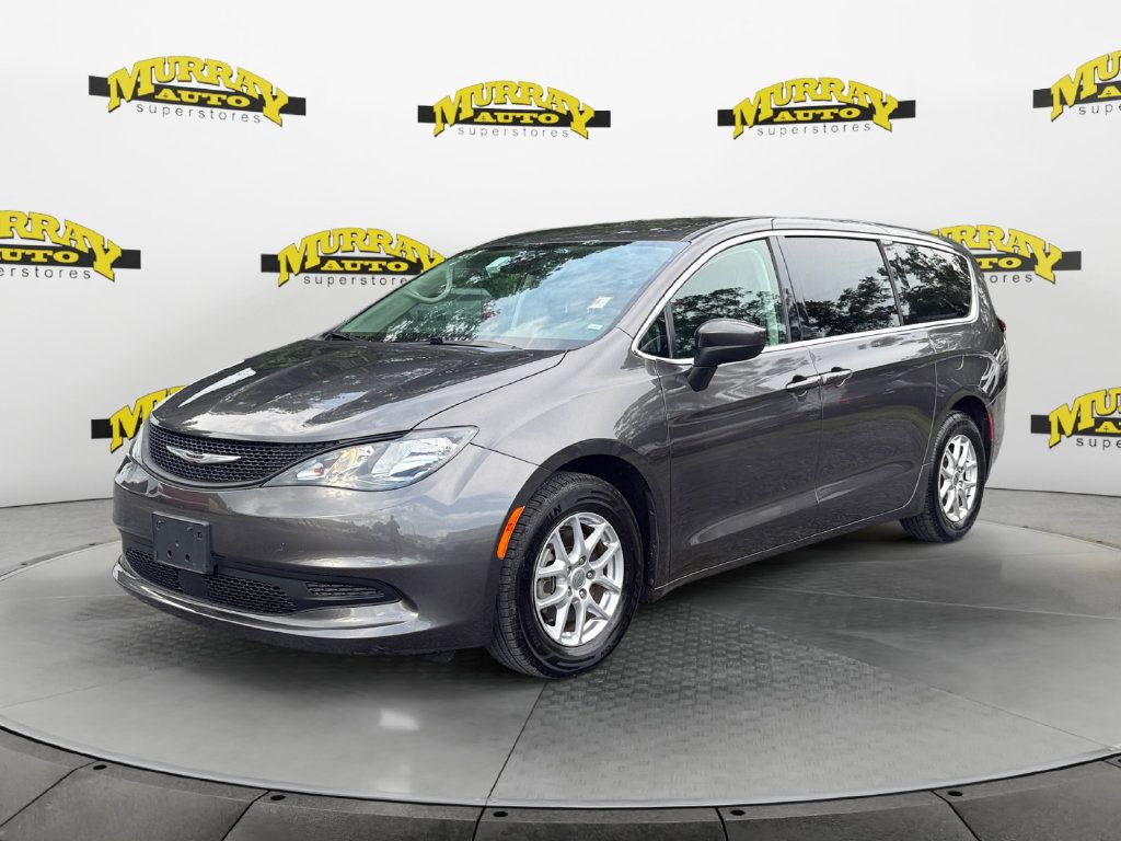 Used 2023 Chrysler Voyager LX FWD image 1