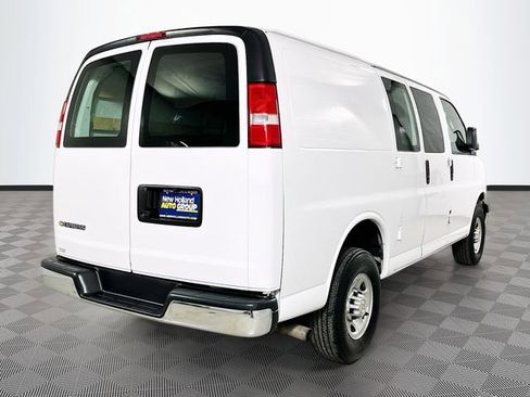 Used 2024 Chevrolet Express 2500 w/ Driver Convenience Package image 7