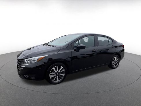 Used 2025 Nissan Versa SV FWD image 8
