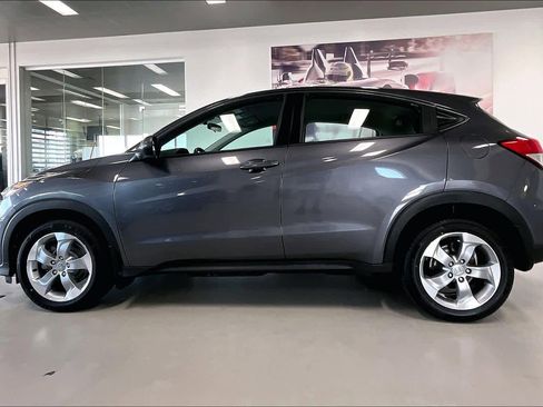 Used 2021 Honda HR-V LX image 3