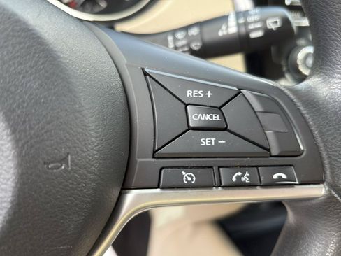 Used 2017 Nissan Rogue S AWD/4WD image 16