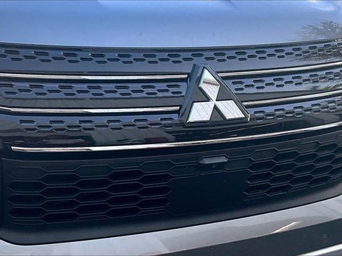 Used 2024 Mitsubishi Outlander SE image 29