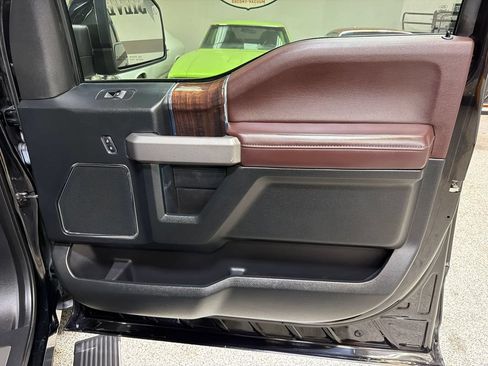 Used 2016 Ford F150 Platinum w/ Equipment Group 701A Luxury RWD image 41