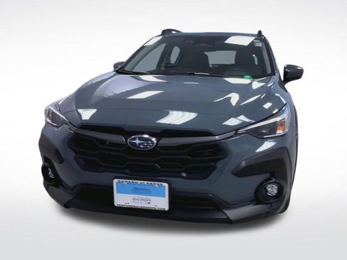 Used 2024 Subaru Crosstrek 2.0i Premium image 3