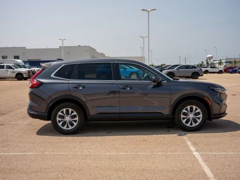 Used 2025 Honda CR-V LX image 8