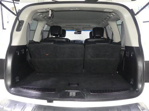 Used 2017 INFINITI QX80 4WD w/ Driver Assistance Package image 9