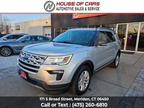 Used 2019 Ford Explorer XLT w/ Equipment Group 202A image 8