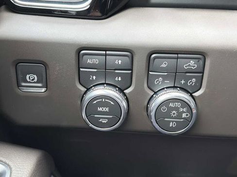 New 2026 GMC Sierra 1500 Denali w/ Denali Reserve Package AWD/4WD image 15