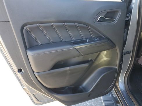 Used 2022 GMC Canyon Denali image 23