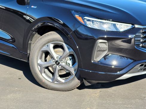 Used 2024 Ford Escape ST-Line w/ Equipment Group 301A image 6