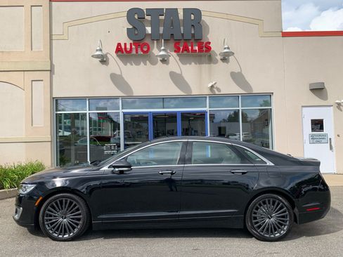 Used 2018 Lincoln MKZ Reserve w/ Luxury Package FWD image 4