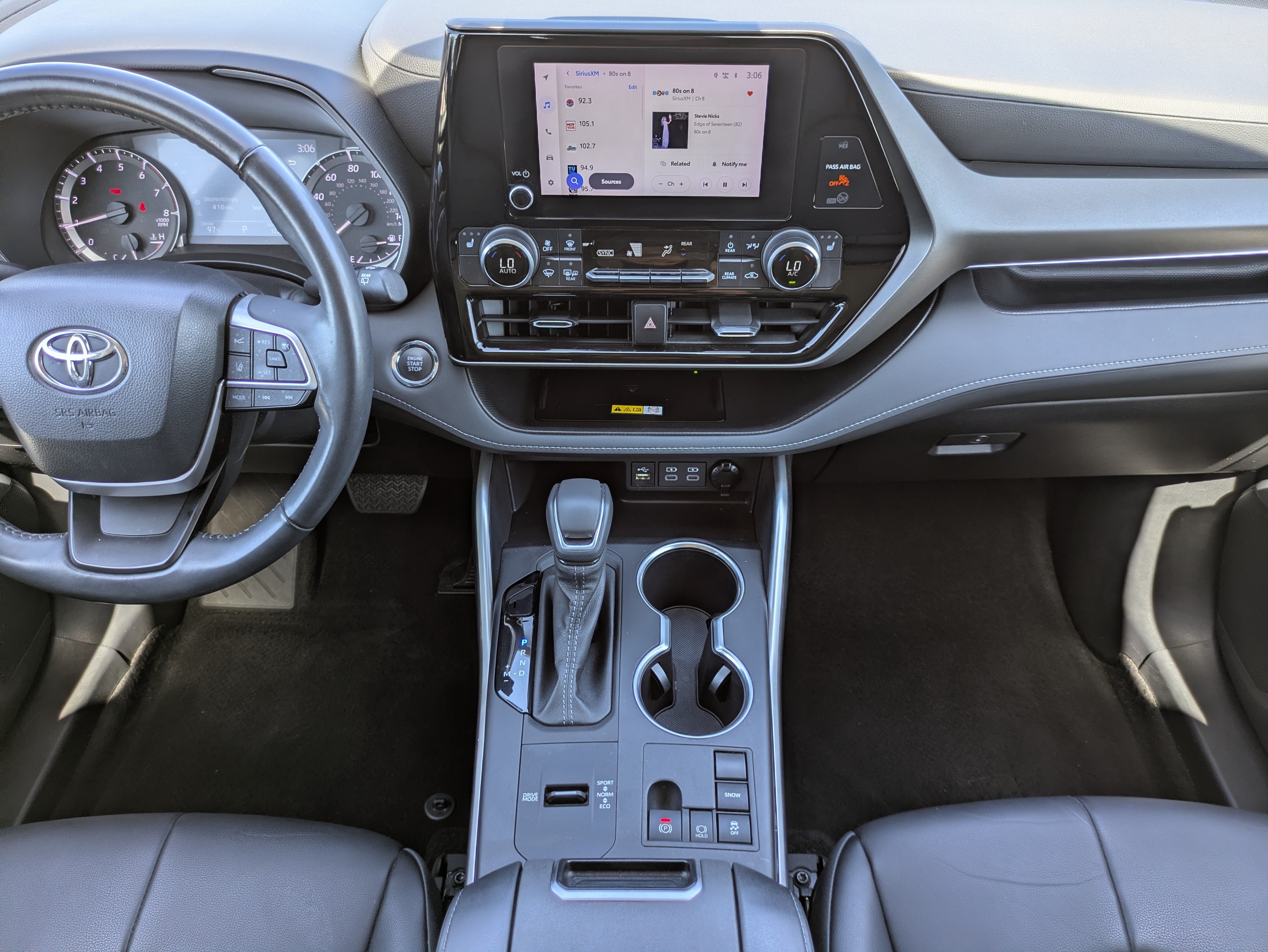 Used 2023 Toyota Highlander XLE FWD image 37