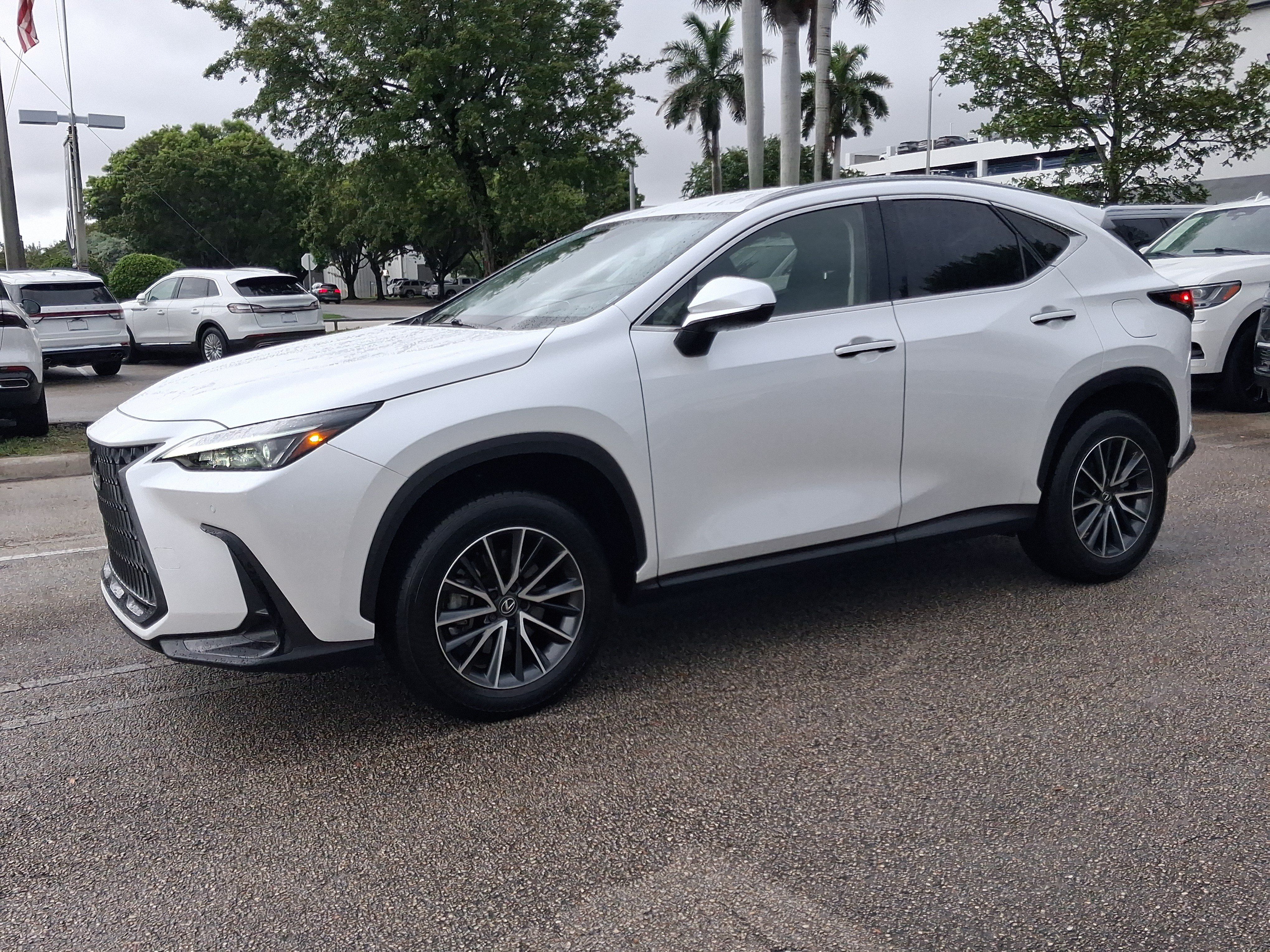 Used 2025 Lexus NX 250 FWD w/ Towing Package (2000 Lbs) image 2