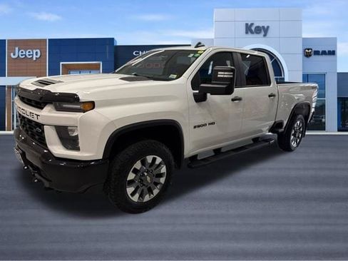 Used 2022 Chevrolet Silverado 2500 Custom w/ Custom Convenience Package AWD/4WD image 2