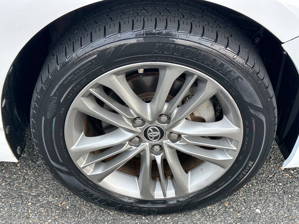 Used 2017 Toyota Camry SE FWD image 32