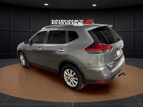 Used 2020 Nissan Rogue S w/ Special Edition Package FWD image 3